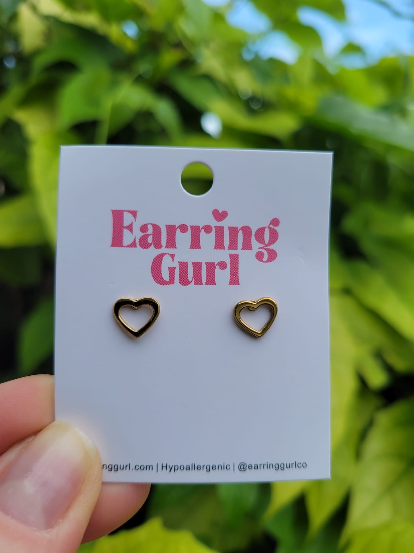 Dainty Heart Outline Stud Gold